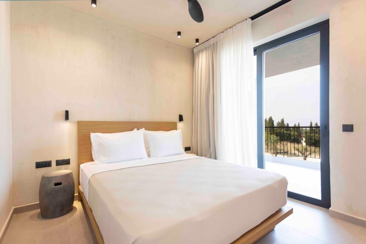 Pnoes Luxury Suites Paliouri Exterior photo