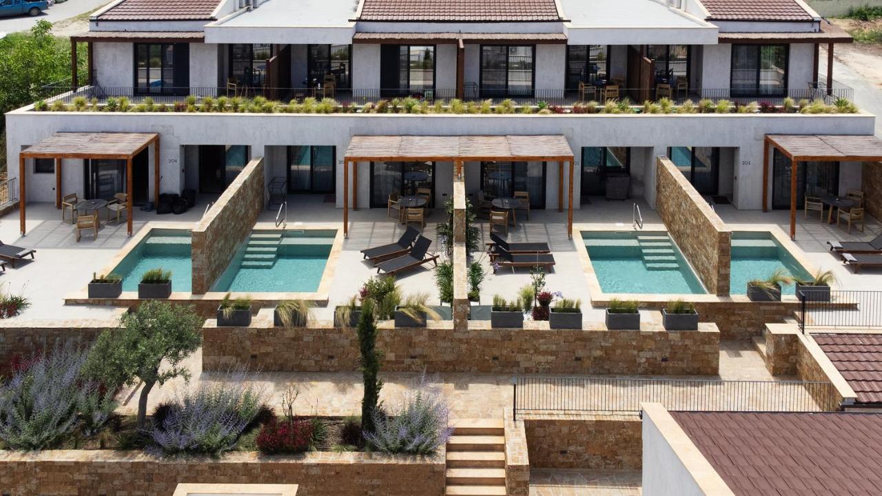 Pnoes Luxury Suites Paliouri Exterior photo
