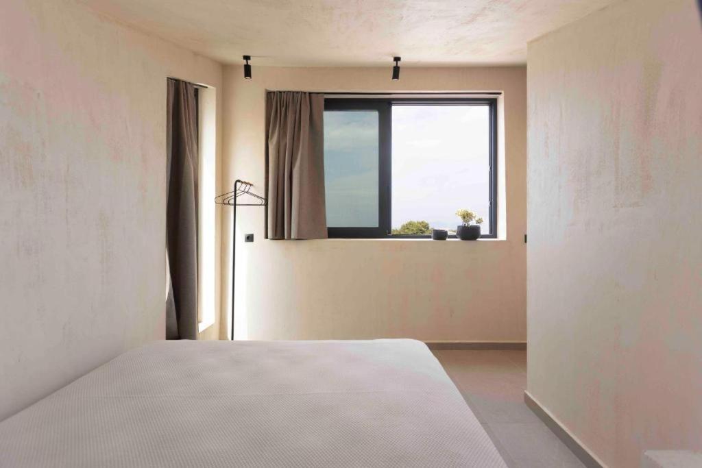 Pnoes Luxury Suites Paliouri Exterior photo