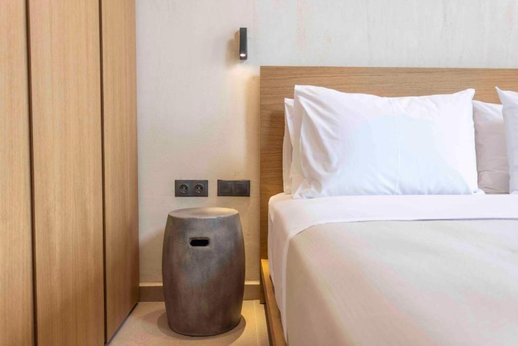 Pnoes Luxury Suites Paliouri Exterior photo