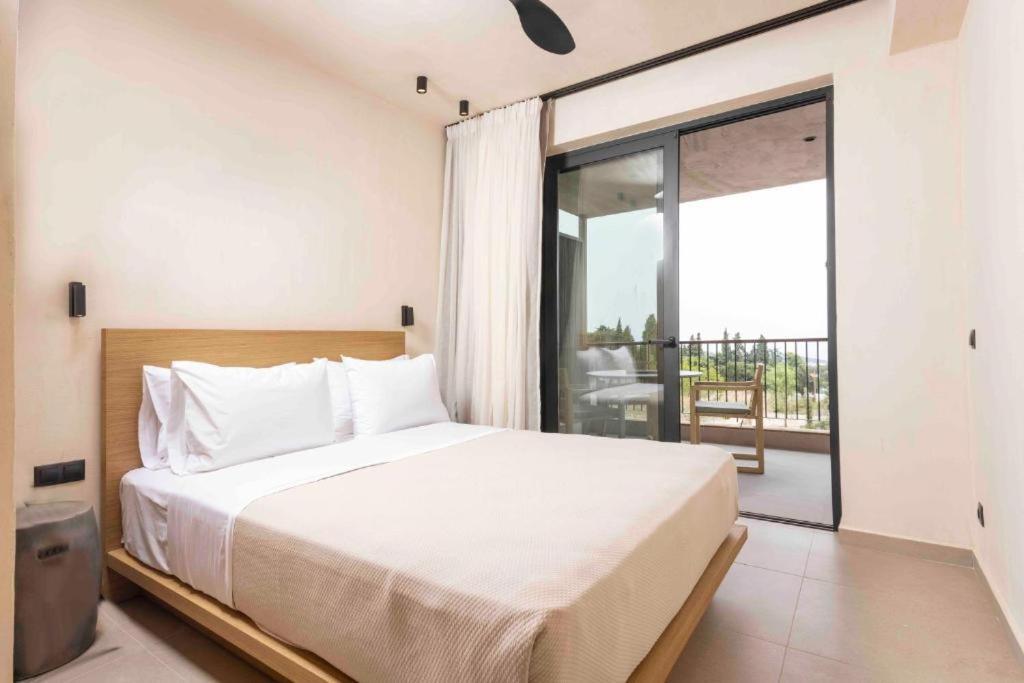 Pnoes Luxury Suites Paliouri Exterior photo